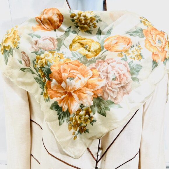 Vgt Pierre Cardin 100% Silk Scarf Chiffon Satin 34"Red beige gray Designed(42) - Picture 8 of 13